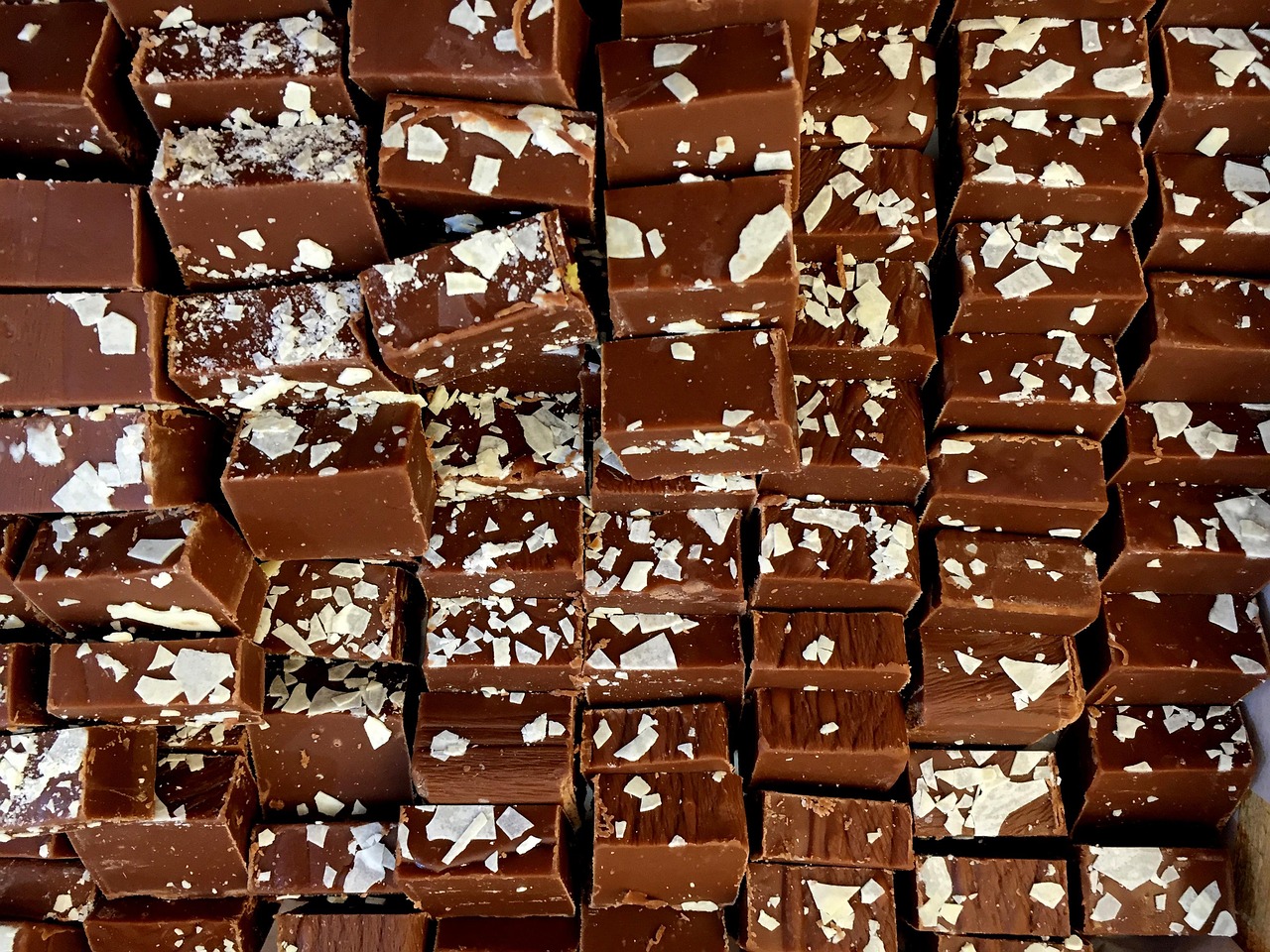 Farm-to-Table Fudge: Make Hawaiian Sea Salt Chocolate Fudge with Perelandra Bars